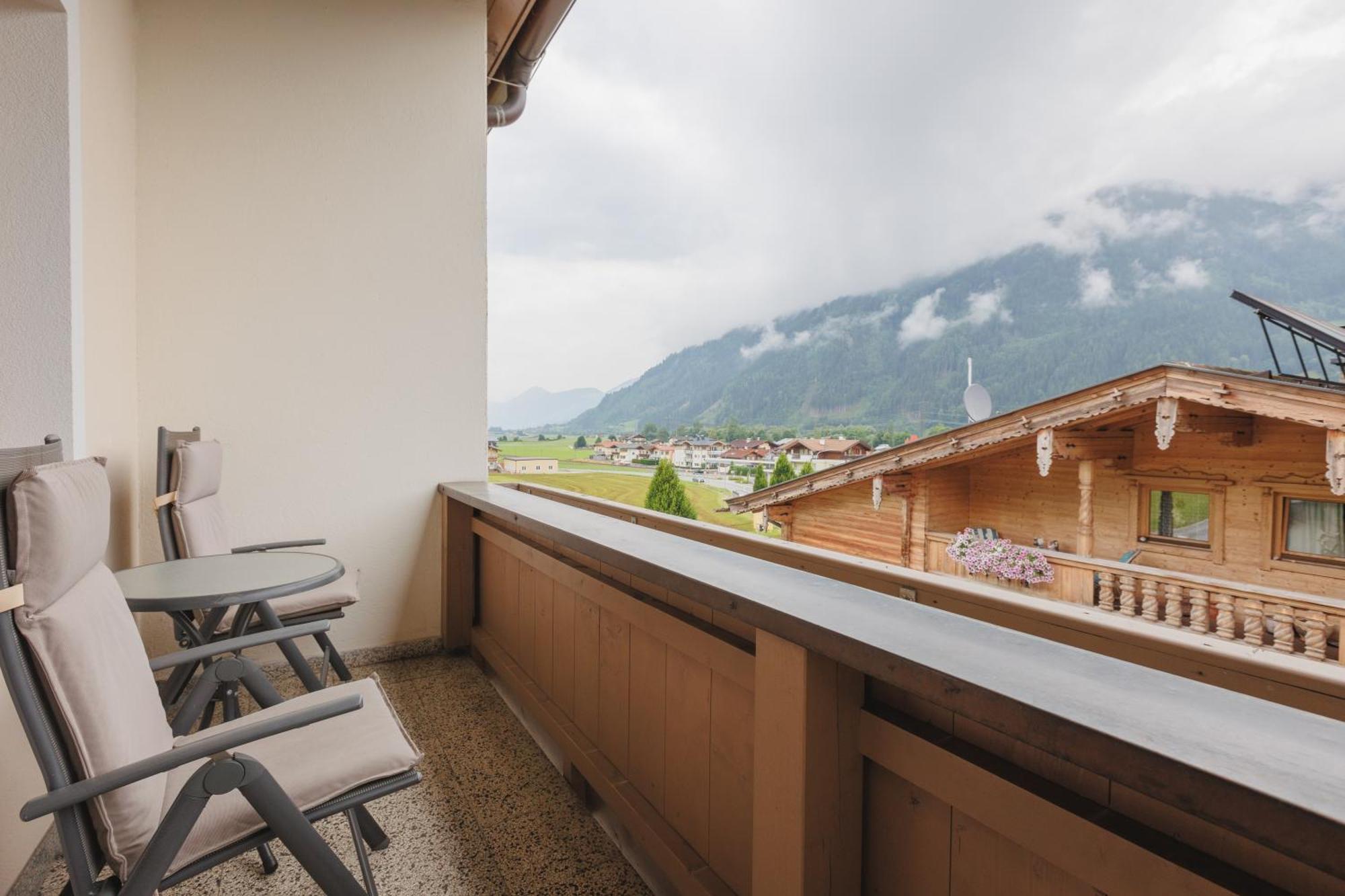 Hin&Weg Das Aparthotel Ried im Zillertal Ngoại thất bức ảnh