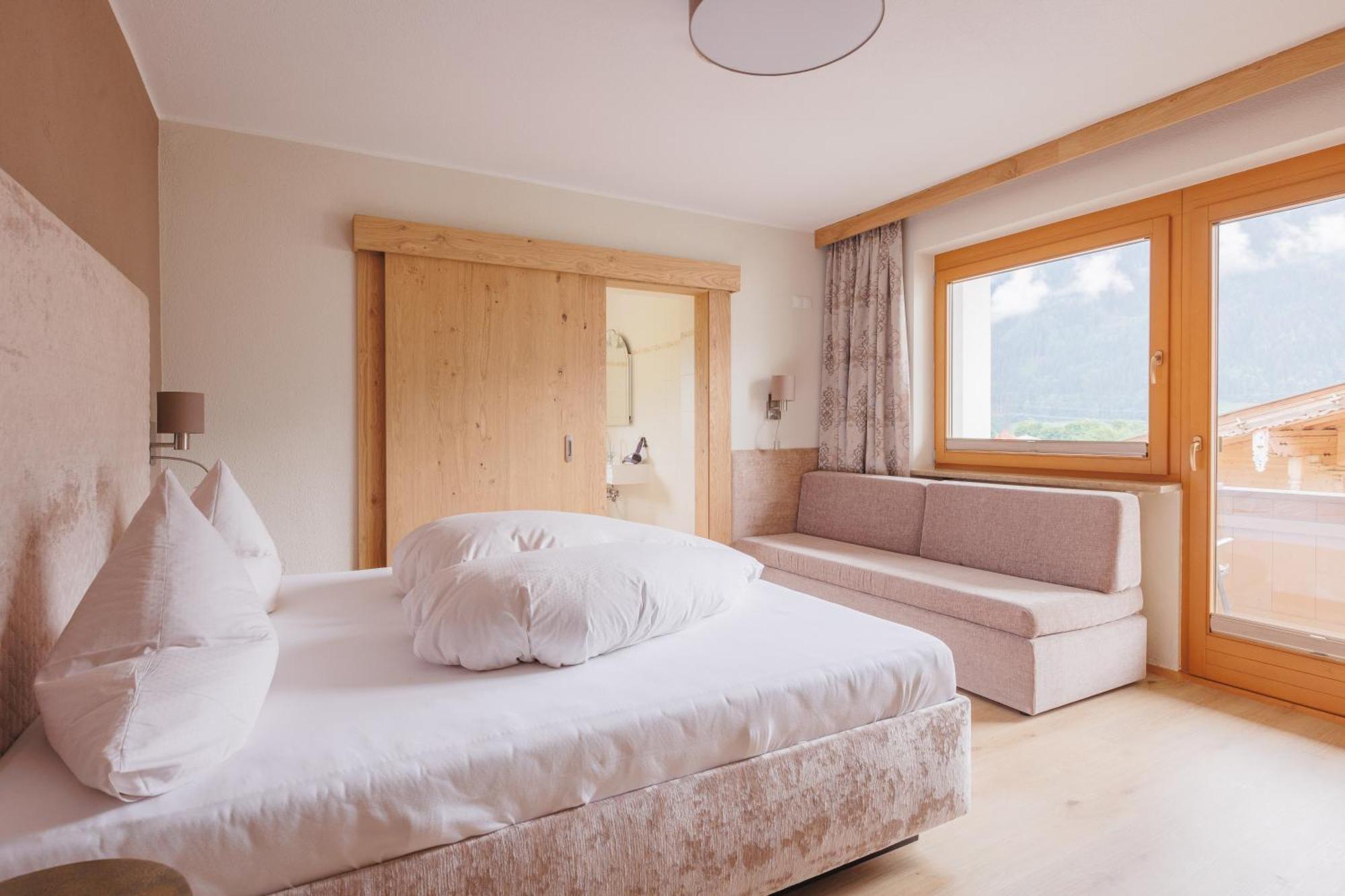 Hin&Weg Das Aparthotel Ried im Zillertal Ngoại thất bức ảnh