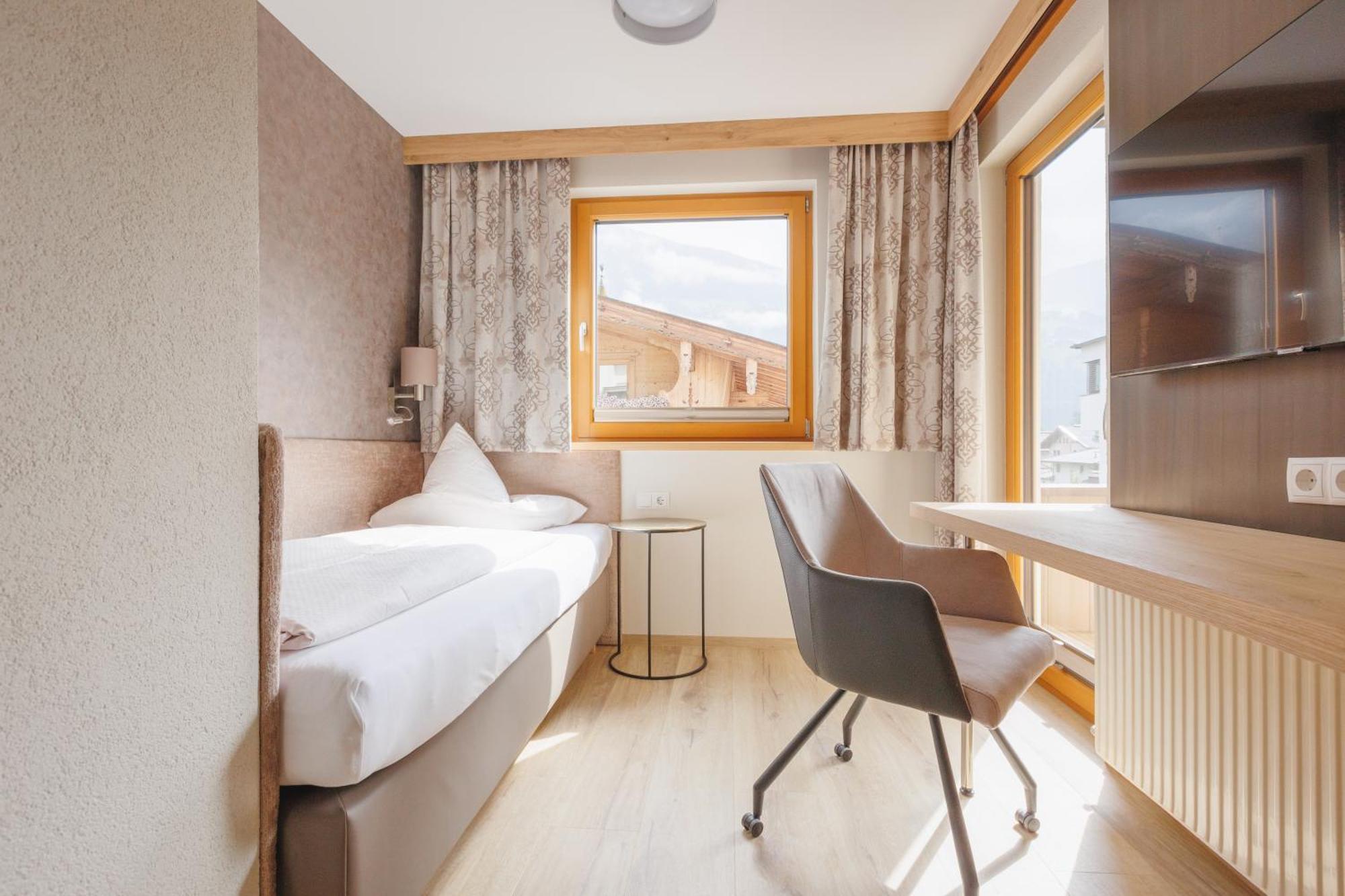 Hin&Weg Das Aparthotel Ried im Zillertal Phòng bức ảnh
