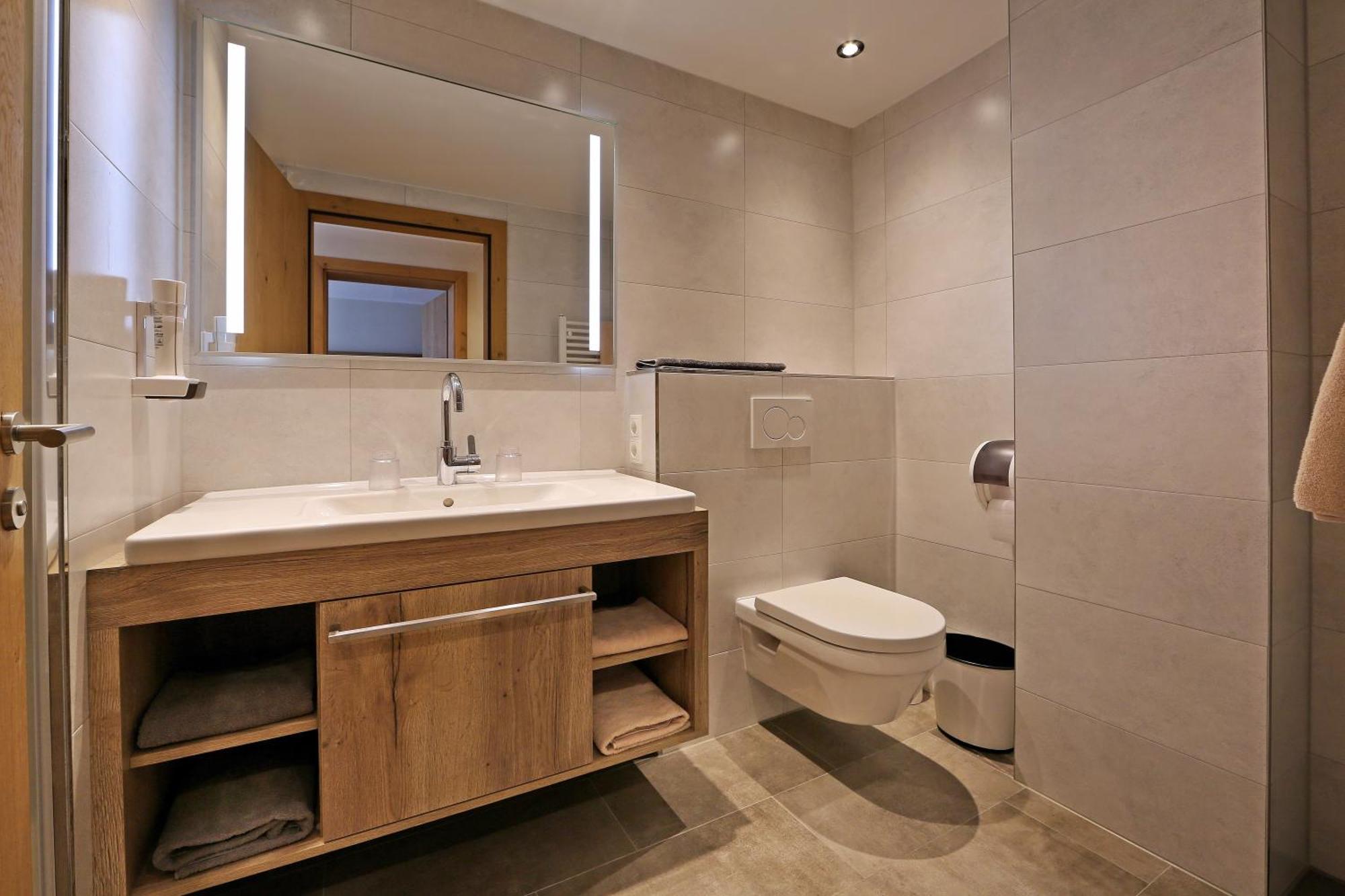 Hin&Weg Das Aparthotel Ried im Zillertal Ngoại thất bức ảnh